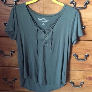 Army green top from hollister!💚